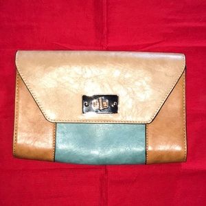 Urban Expressions clutch
